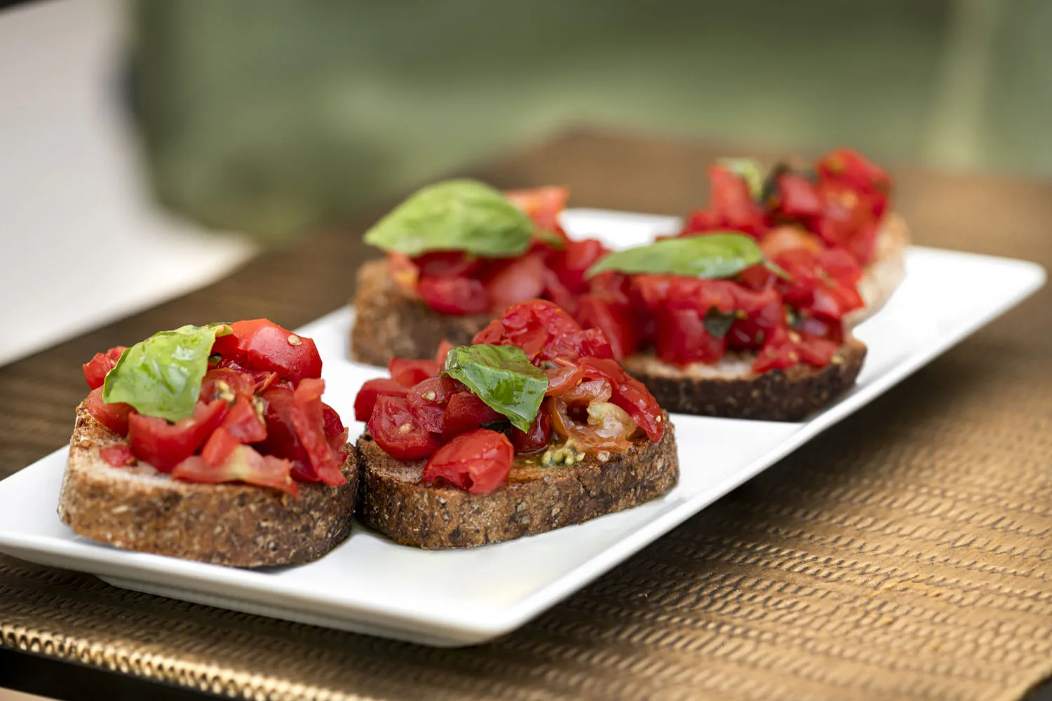 Bruschette al pomodoro e basilico